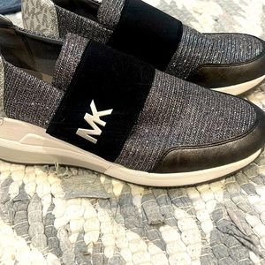 MICHAEL KORS Felix Trainer Platform Sneaker
Black/Silver 8.5M